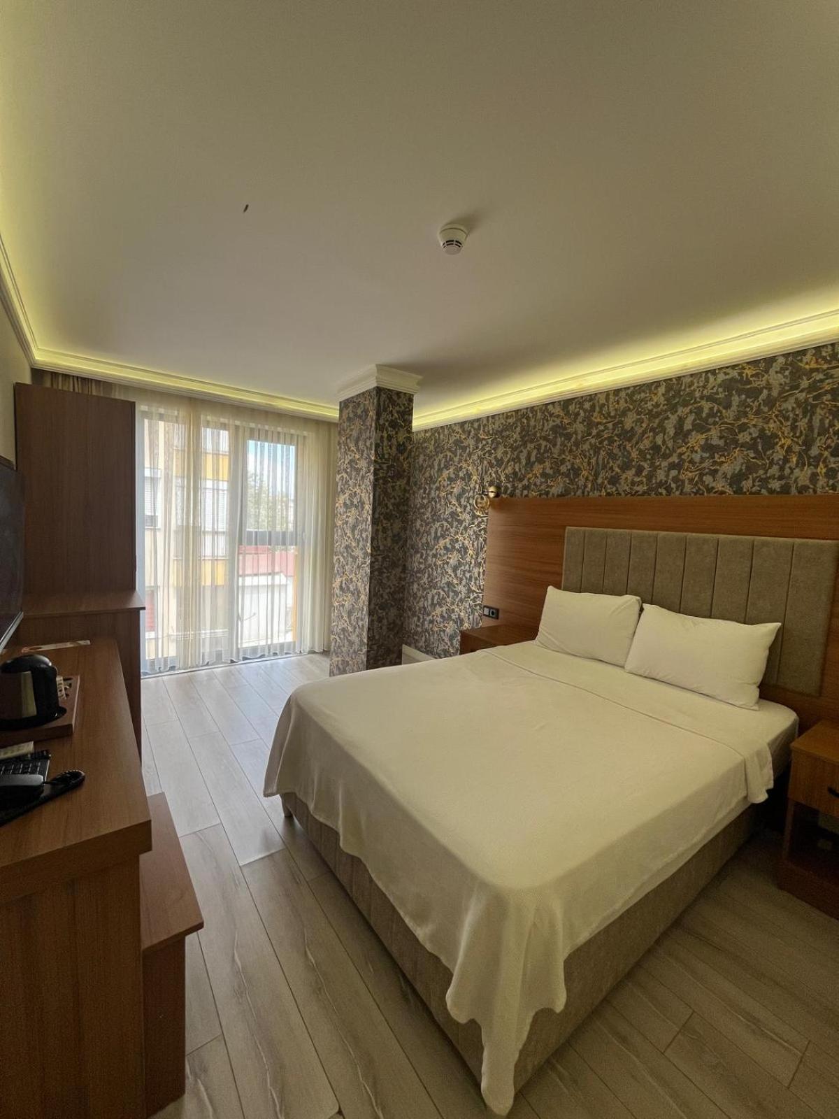 Golden Lux Hotel อันตัลยา ภายนอก รูปภาพ