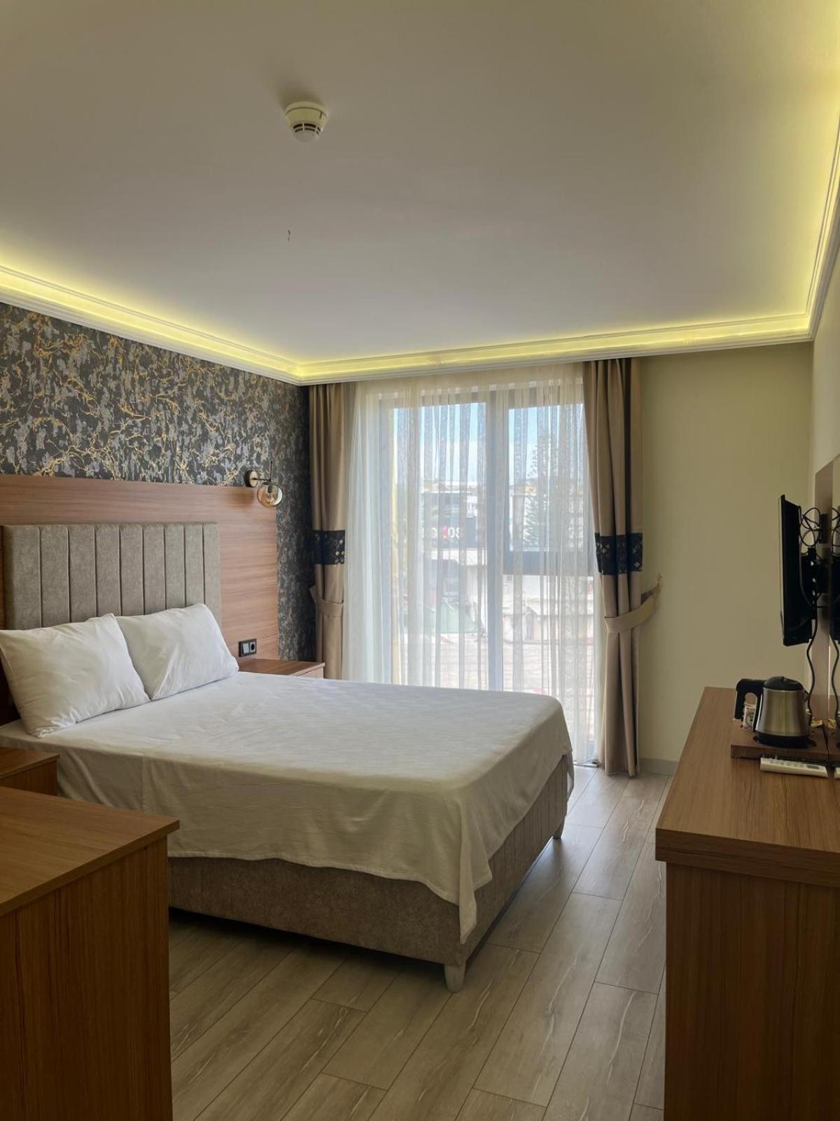 Golden Lux Hotel อันตัลยา ภายนอก รูปภาพ